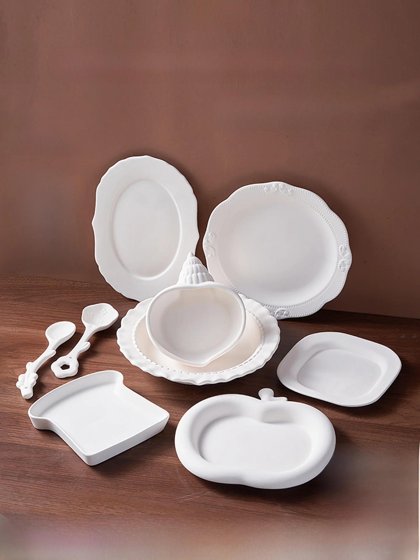 modern-artistic-style-ceramic-plate-white-clay-underglaze-painting-shape-display-dish-non-microwave-safe-handmade-art