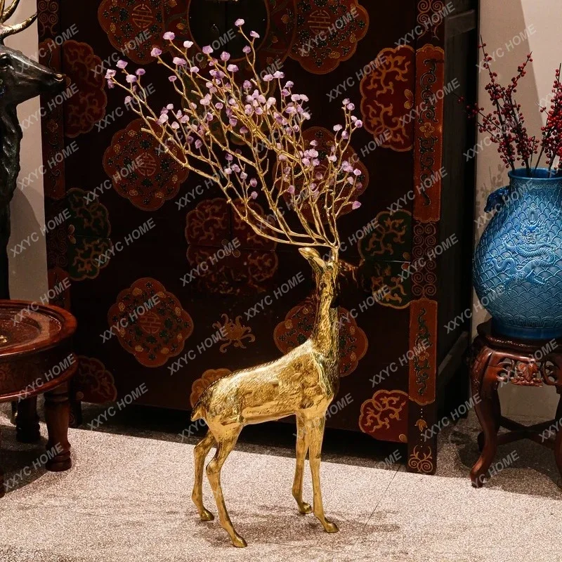 A Large floor-to-ceiling gold amethyst copper deer high-end home decoration living room floor ornament