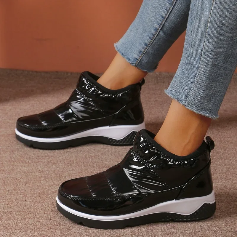 أحذية شتوية جديدة لعام 2025 بنعل سميك للنساء، أحذية ثلج لامعة، أحذية مريحة مقاومة للماء، أحذية نسائية قصيرة عصرية دافئة #2