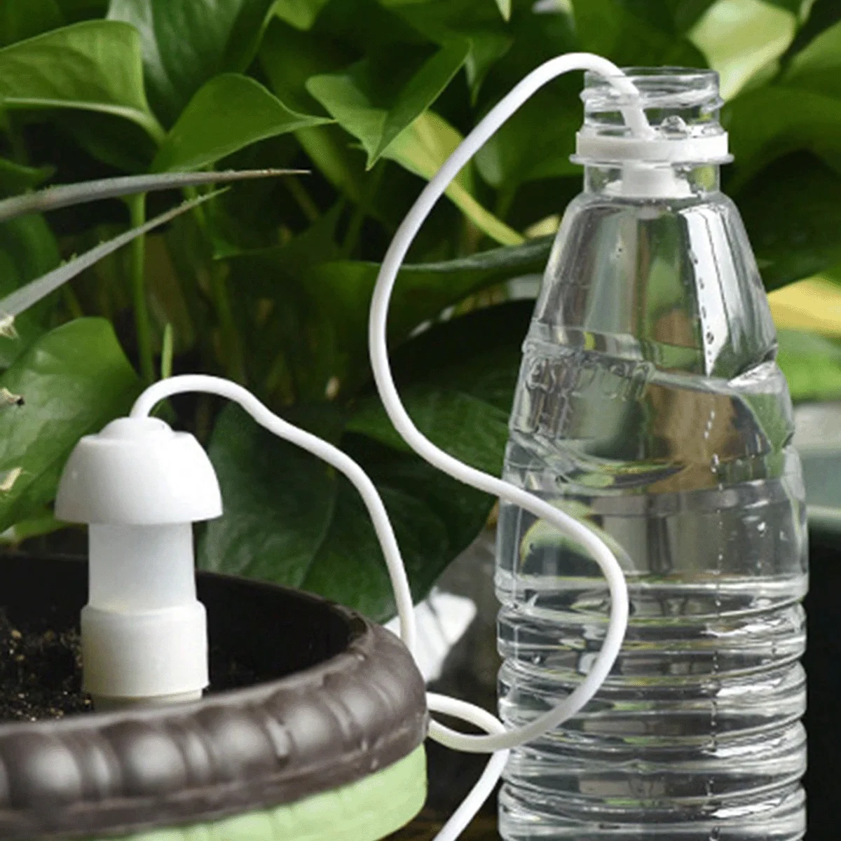 2/4 Peças de Irrigador Automático de Cerâmica para Plantas, Dispositivo de Gotejamento, Espigões de Autoirrigação para Plantas em Vasos Internas e Externas, Ferramenta de Jardim