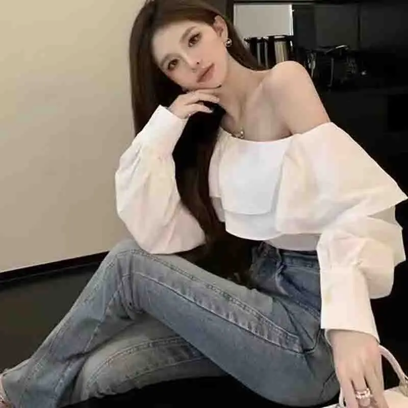 New Fashion Ruffles Off Shoulder Women Blouse Sexy White Long Sleeve Women\'s Shirts Office Lady Clothes Loose Women Tops 8395