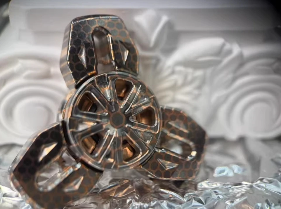 

EDC TW heard that spinner fingertip gyroscope Decompression toys