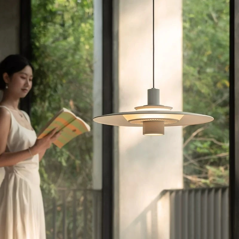 Nordic Restaurant Chandelier UFO Simple Modern Creative Dining Table Lamp Living Room Bedroom Bar Entryway Pendant Light