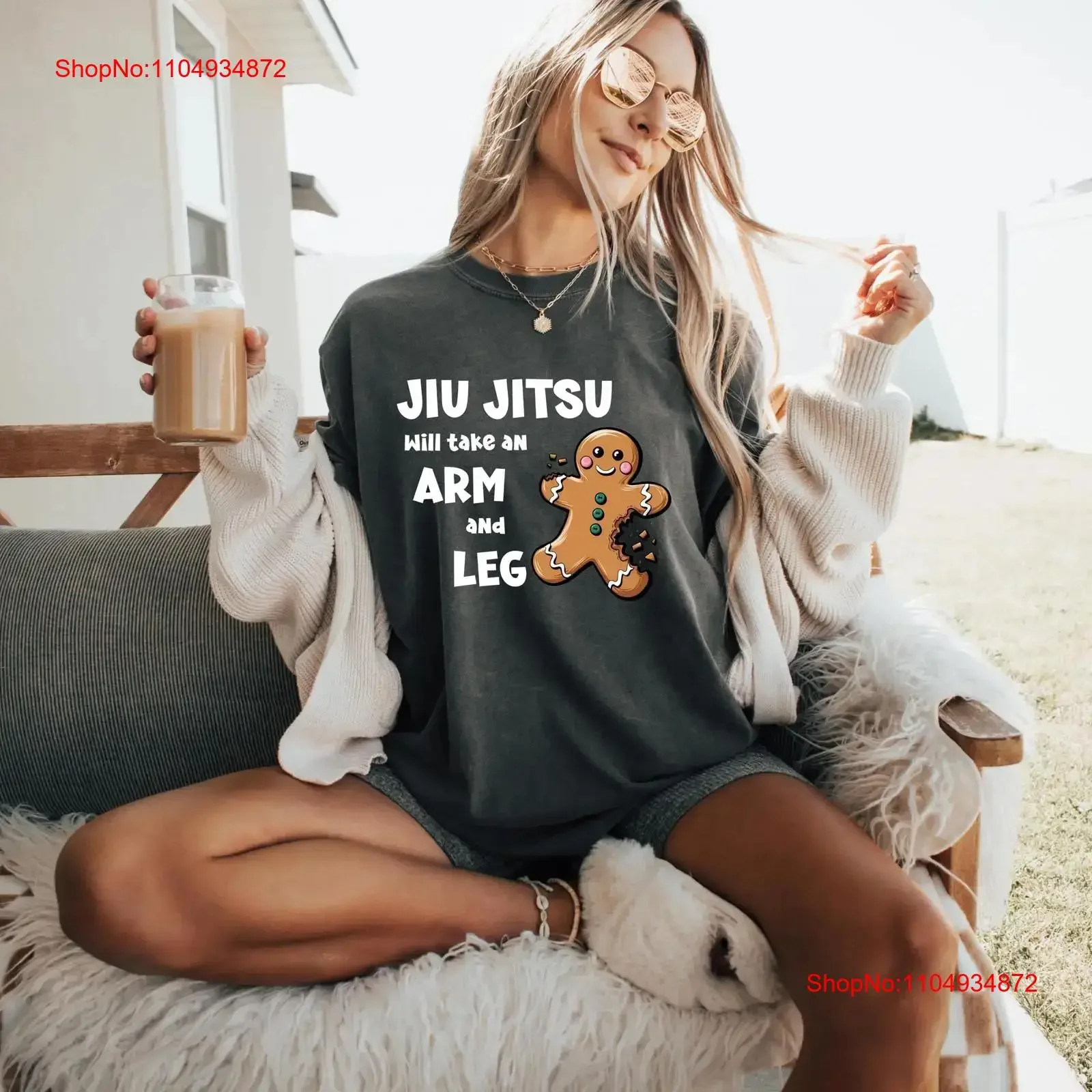 

Funny Christmas Jiu Jitsu Mom T Shirt Gingerbread Xmas Mama Sis vintage Washed Unisex Top For Everyday Wear Casual Soft