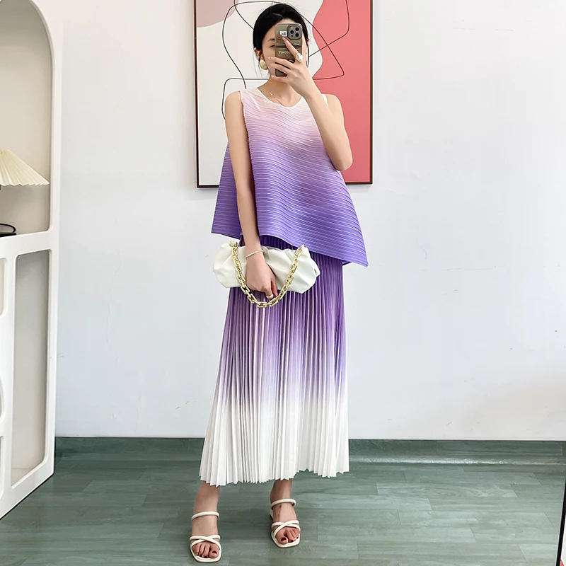 Fashion Summer Gradient Color Miyake Pleated 2 Piece Set For Women O Neck Sleeveless Vest Stretchy Loose Top + Long Skirt Suits