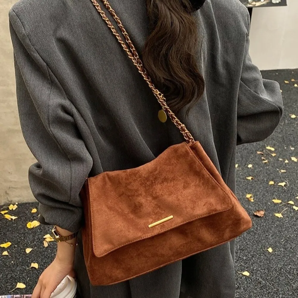 

Suede One Shoulder Tote Bag Casual Elegant Meralad Style Crossbody Bag Large Capacity Solid Buckle Underarm Bag Evening Out
