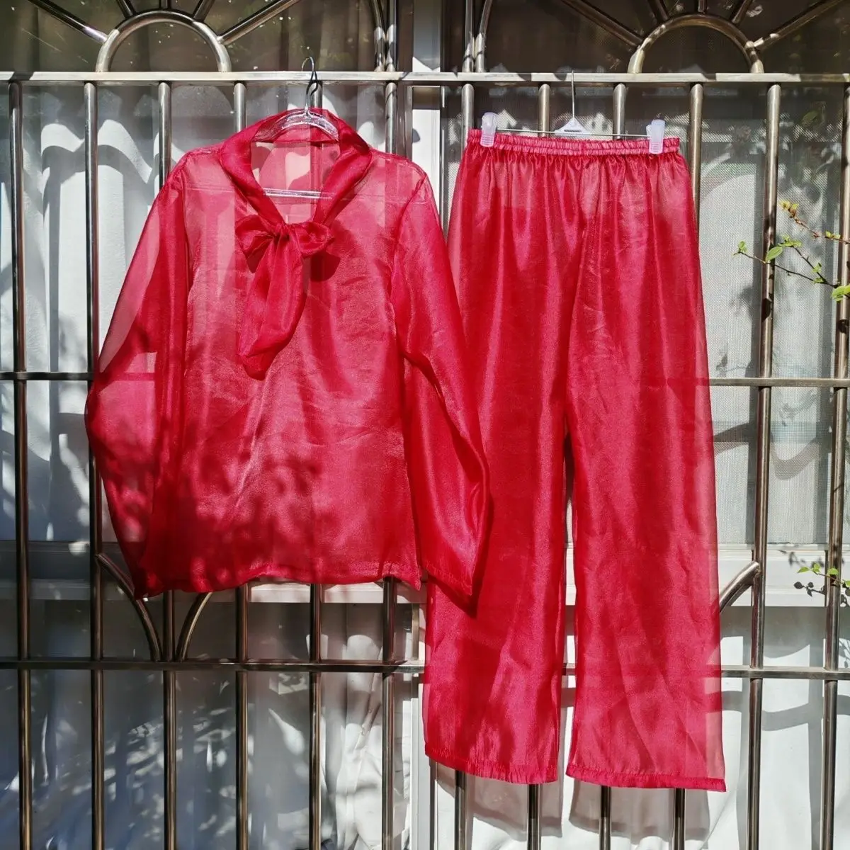 

Unisex Long Sleeve Satin Silk Ruffles Women 2 Pieces Set Glossy Sleeping Plus Size Top Pants