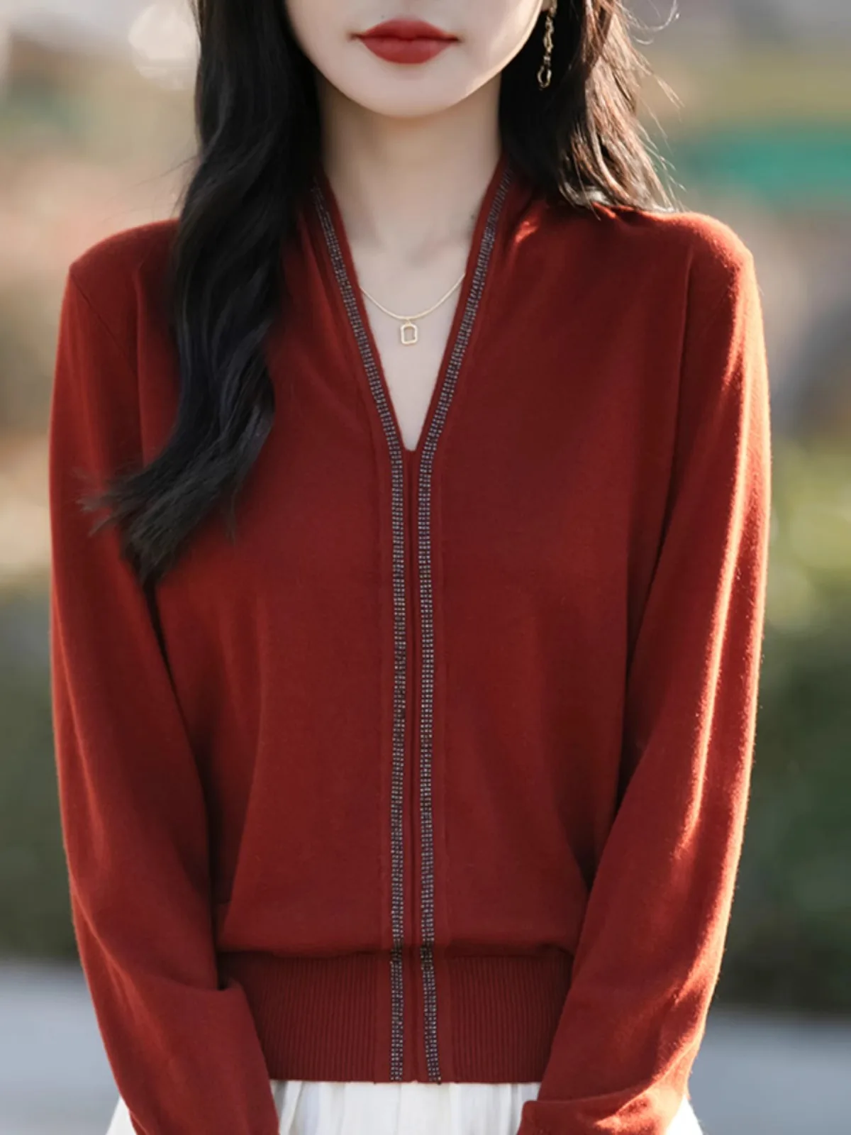 2025年春 高級ダイヤモンド装飾Vネックロングスリーブ レディースゆったりニットベース イルトスリ アウターウェアファッショナブルトップ