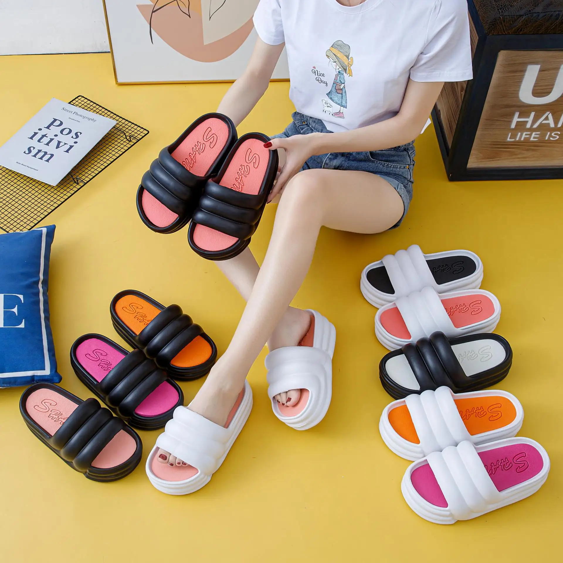 

New Summer Thick Sole Bread Slippers Waterproof Lightweight Fashion Sandals for Women Indoor Outdoor Activities