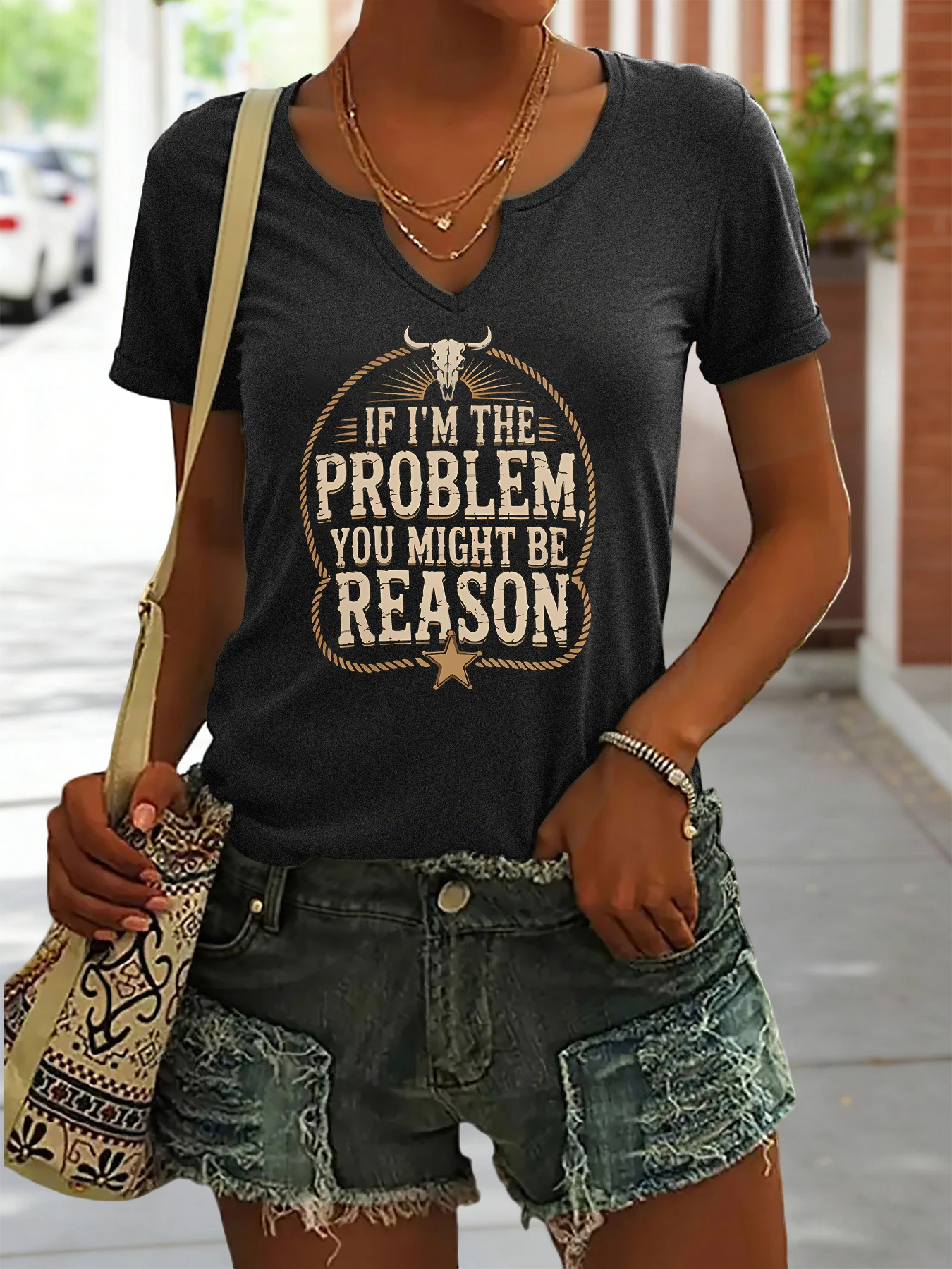 

Женская летняя футболка с V-образным вырезом и короткими рукавами, с принтом в западном стиле, с саркастическим надписью "Если я проблема, ты можешь быть причиной этой проблемы", повседневный топ в смелом стиле.