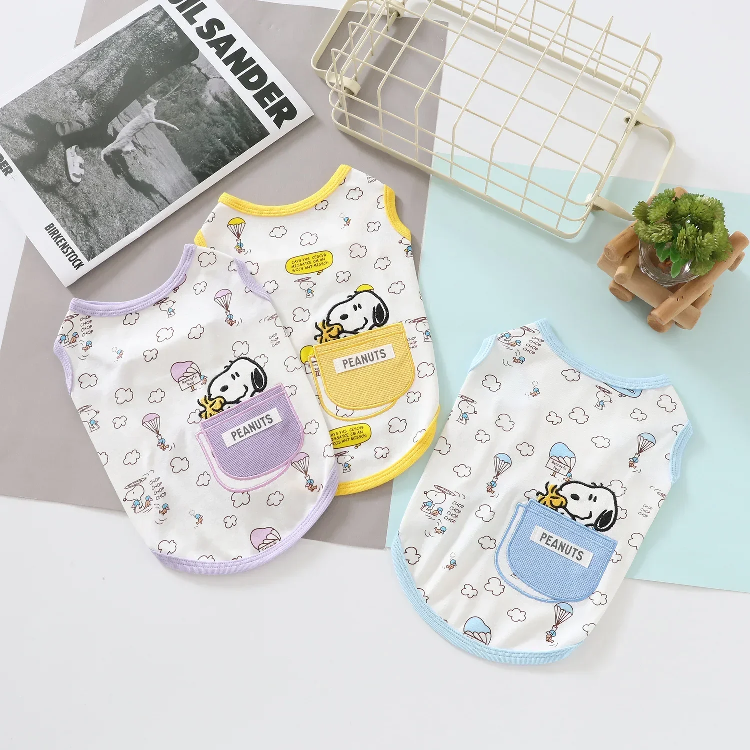 

Snoopy Spring/Summer Short Sleeve T-Shirt Pet Clothes Cartoon Cute Dog Clothes Pet Vest