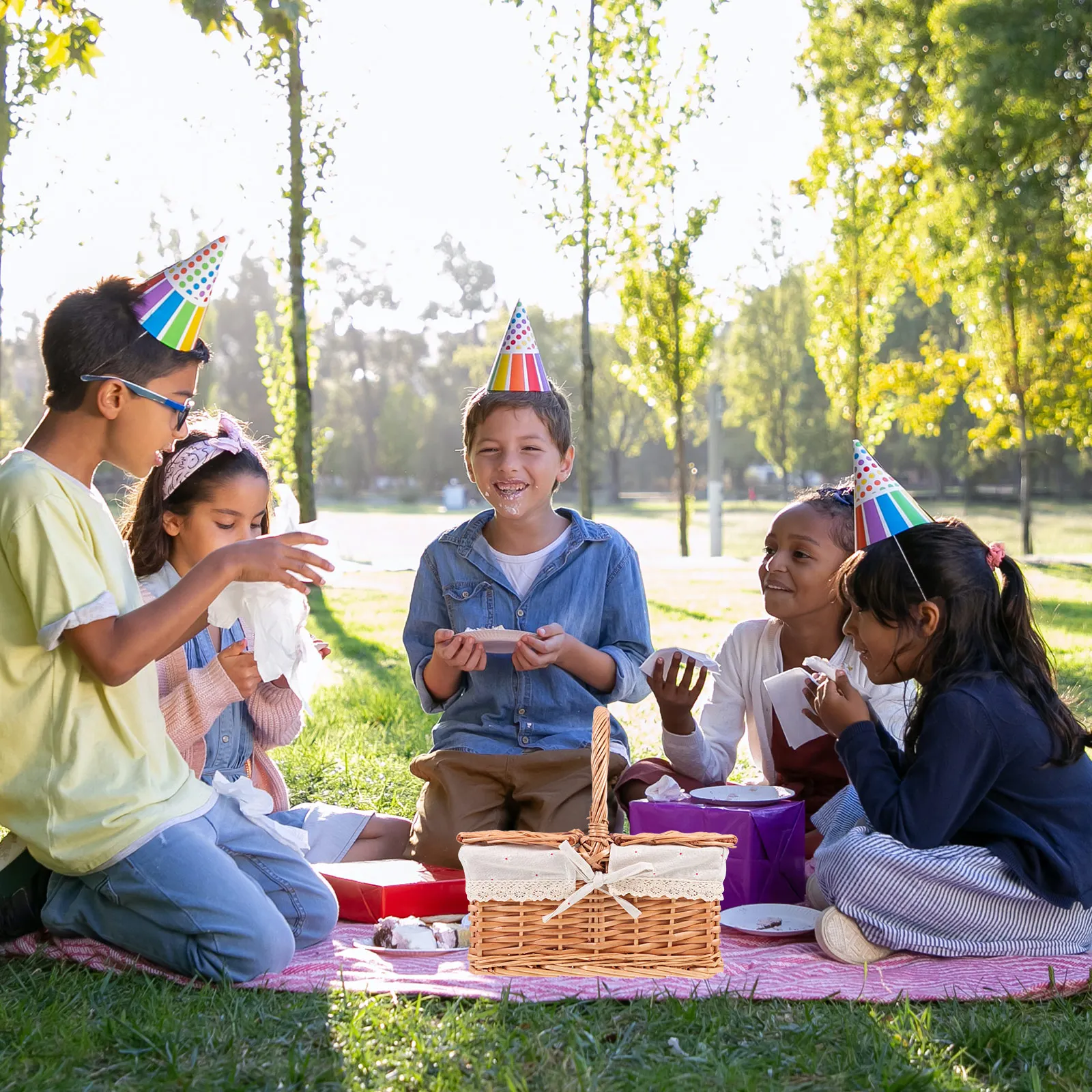 

1Pcs Woven Storage Organizer Basket Premium Straw Handheld Design Smooth Burr-Free Surface for Home Office Desktop Sundries