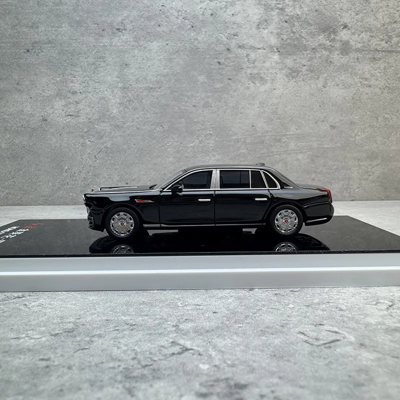 ARbox 1:64 Hongqi Golden Sunflower National Gift Alloy Car Model Collection