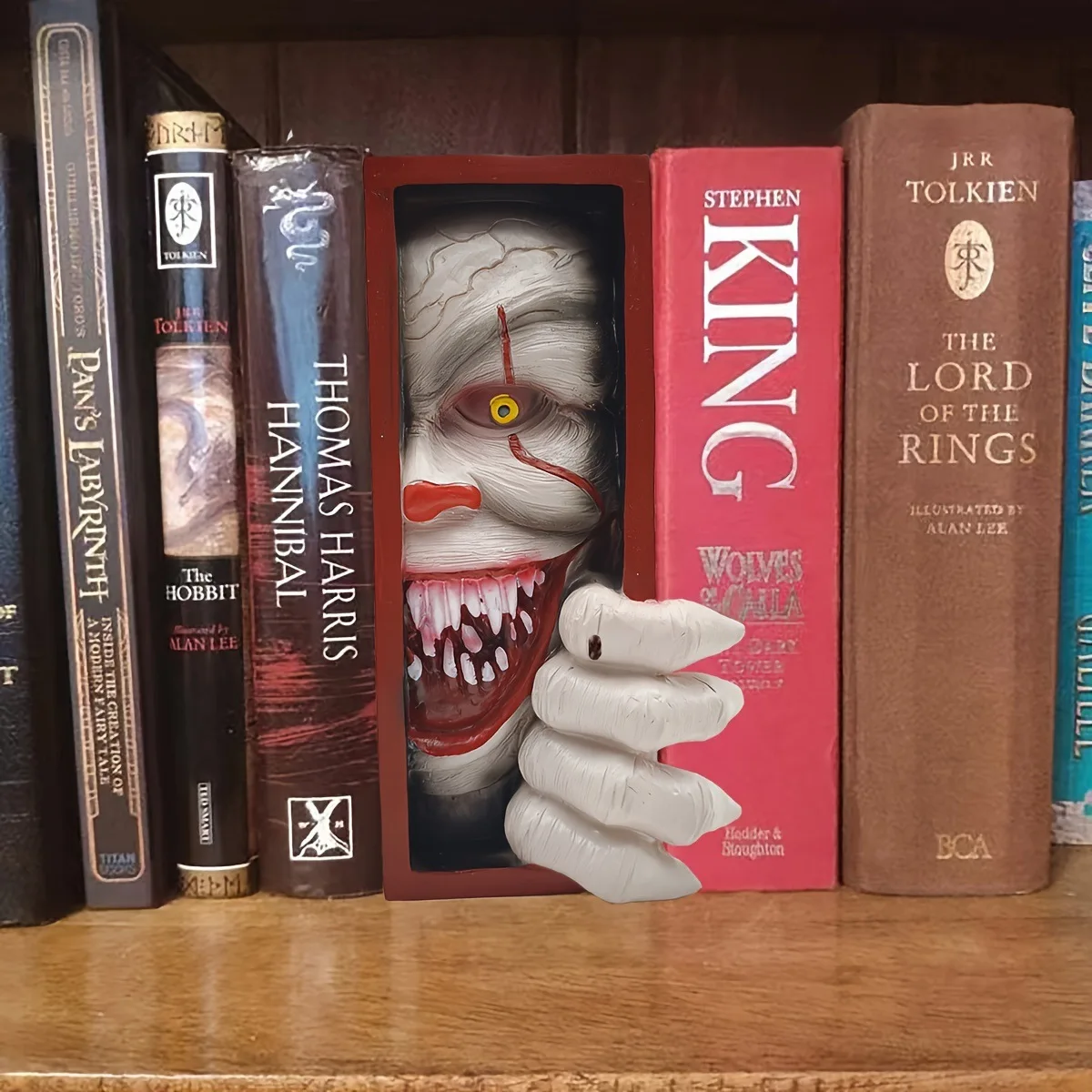 Gothic Bookmark Set‌ - Satanic Demon Hand Resin Book Statue for Dark Decor