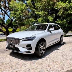 New 1:18 2023 XC60 SUV Alloy Car Model Diecast Metal Toy Vehicles Car Model High Simulation Collection Childrens Gift Decoration