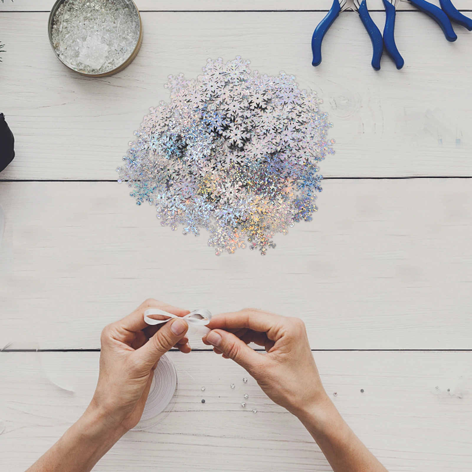 

30G Bright Snowflake Glitter Sequins Craft Material Iridescent Metallic Flat Confetti for DIY Earrings Accessories Ornament