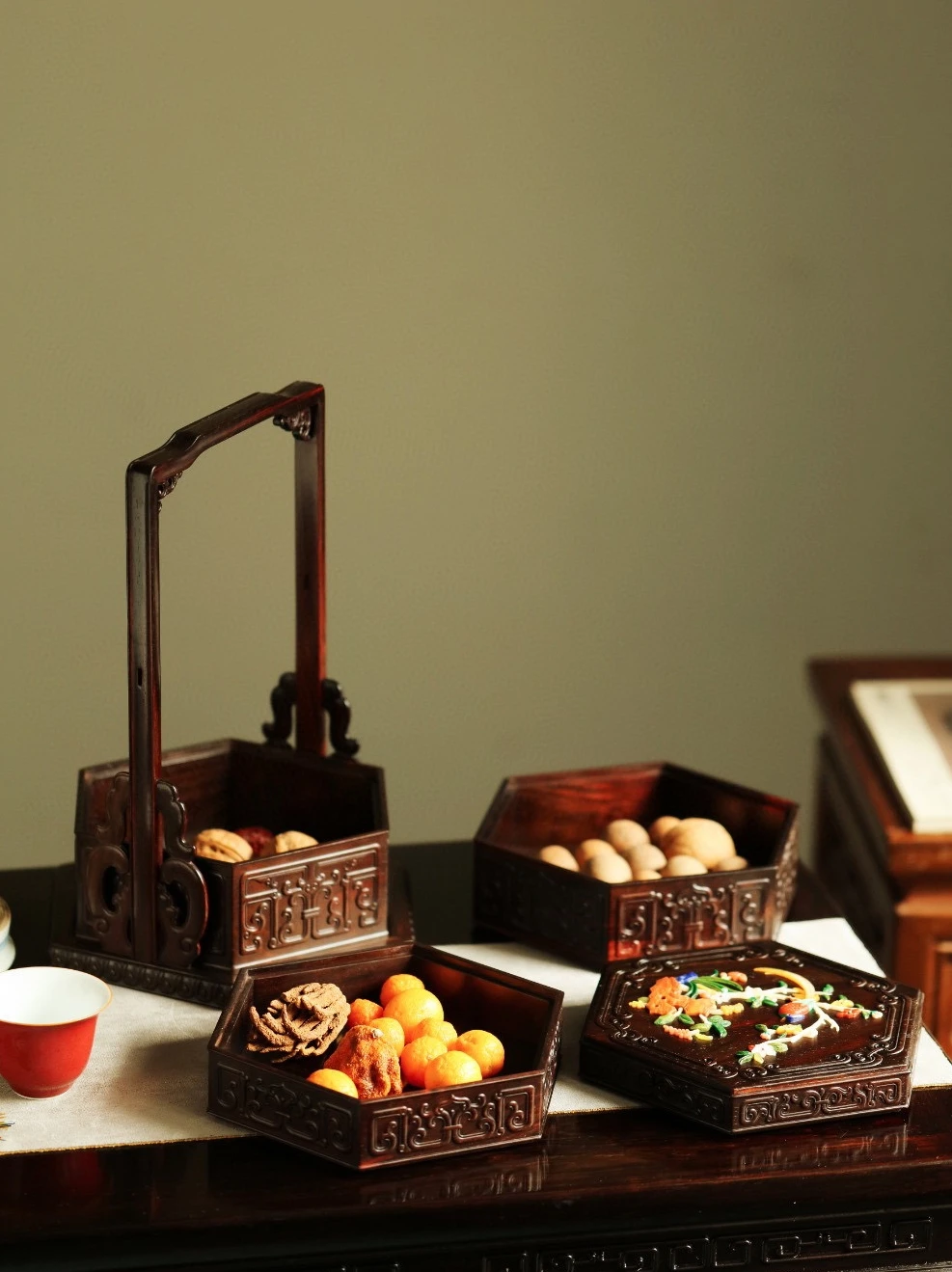 Siam Rosewood Baibao inlaid beam box, mahogany Dim sum storage, Chinese classic food, high-end club gift