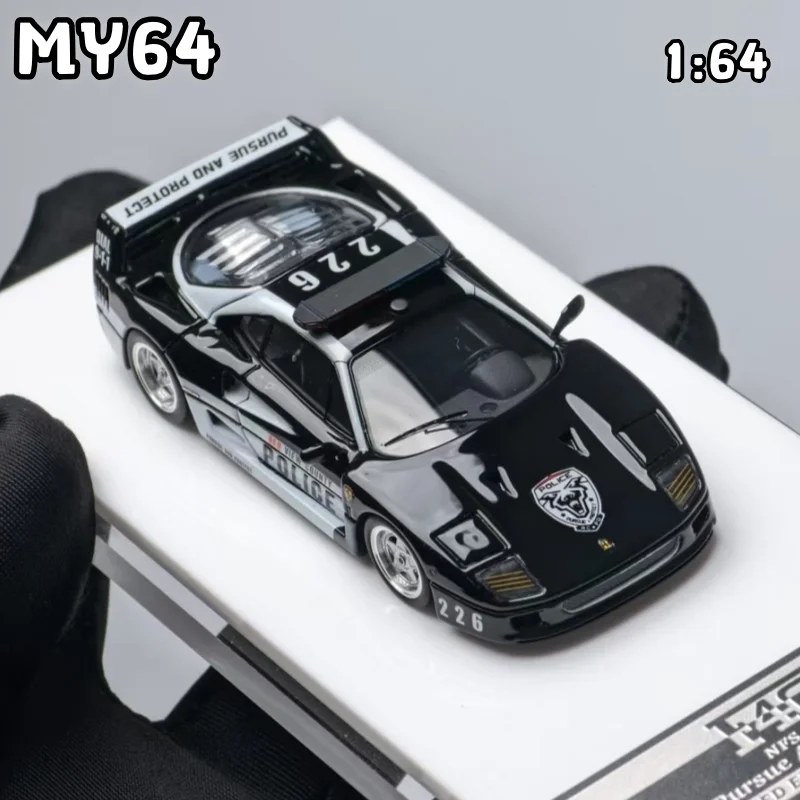 En stock MY64 1:64 F40 RCPD Necesita velocidad coche de policía de alta velocidad modelo de coche de resina, decoración para adultos, juguete para niños, regalo para niños