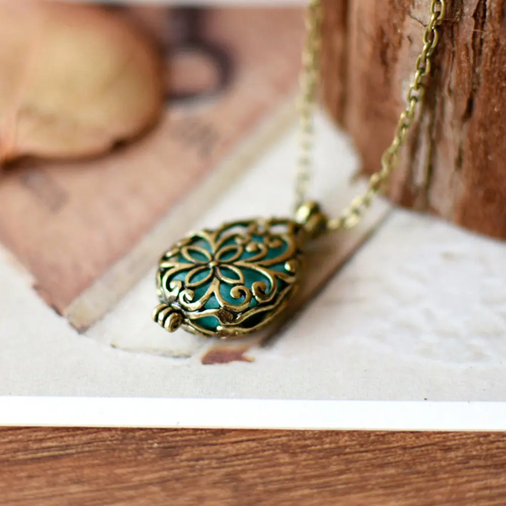 

Комплект из 2-х кулонов-диффузоров для ароматерапии с эфирными маслами для женщин, винтажный стиль, креативный дизайн, для чувствительной кожи