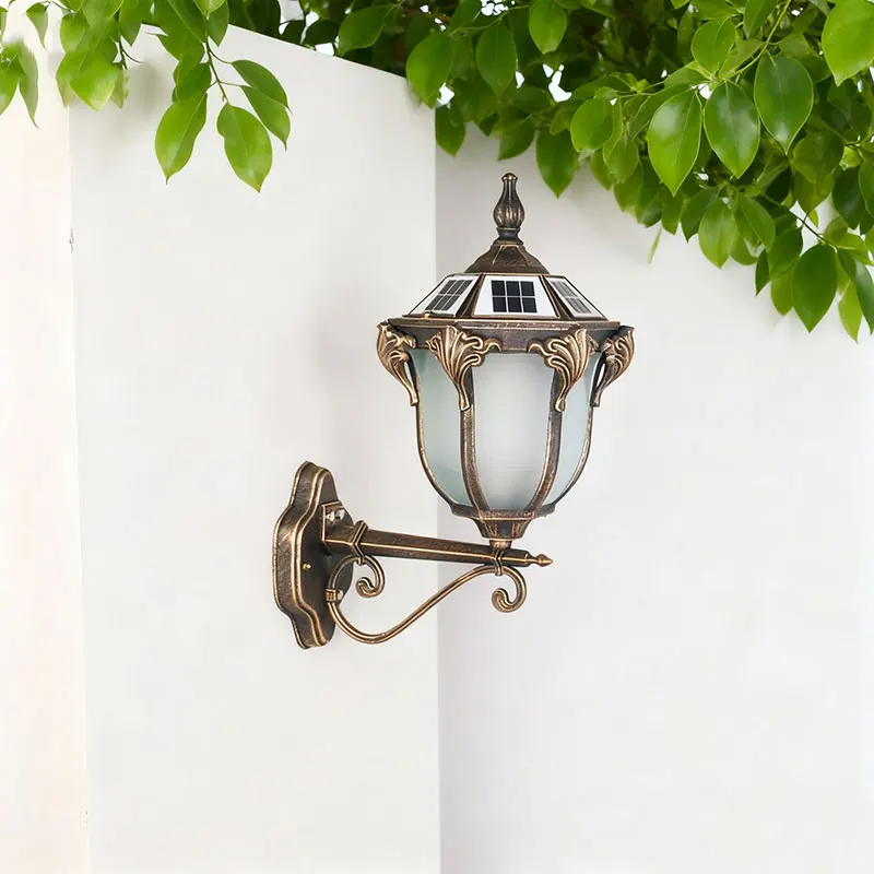 مصباح جداري خارجي يعمل بالطاقة الشمسية على الطراز الأوروبي مقاوم للماء، ديكور عتيق مناسب لإضاءة المناطق السكنية لحدائق الفيلات