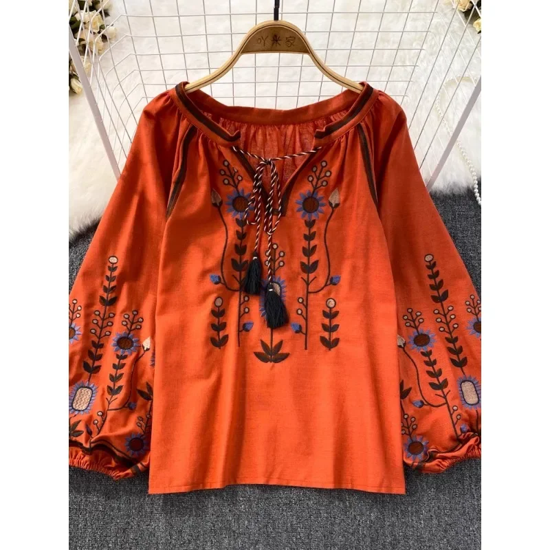 Blouses Women 2024 Spring Autumn National Style Retro Art Loose Embroidered Round Neck Vintage Pullover Shirt Casual Top