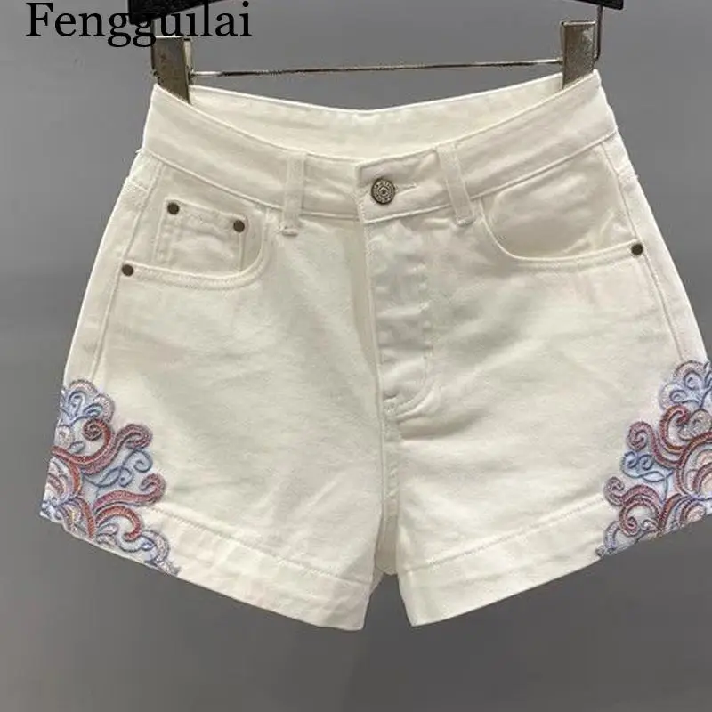 

Heavy Industry Embroidered White Cowboy Shorts Women Summer New High Waist Versatile and Slim A-line Straight Leg Pants