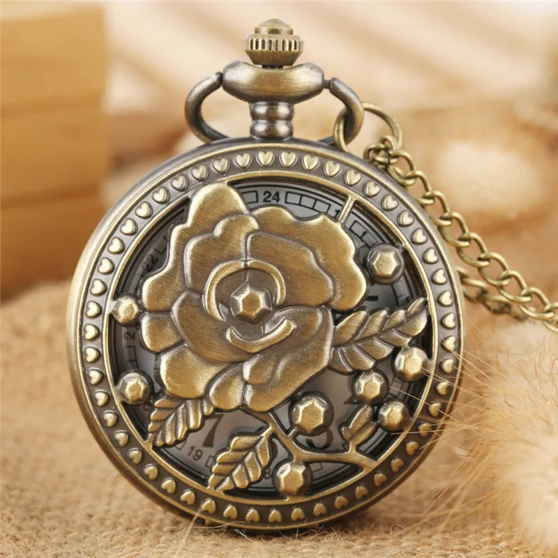 Klassische ausgehöhlte Blumen abdeckung arabische Nummer Quarz Taschenuhr für Männer Frauen mit Pullover Halskette Kette Uhr