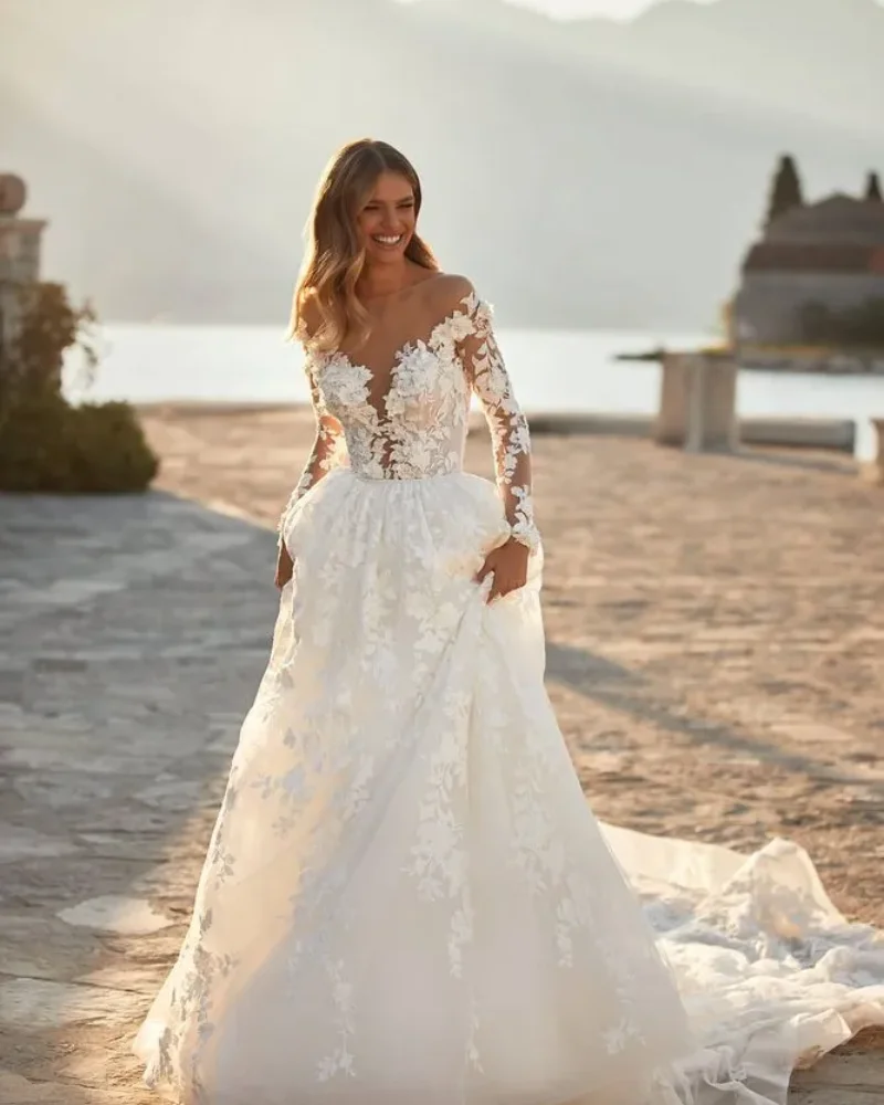 Abiti da sposa Boho Beach A Line personalizzati per la sposa Donna Taglie forti Maniche lunghe Fiori di pizzo Gioiello trasparente