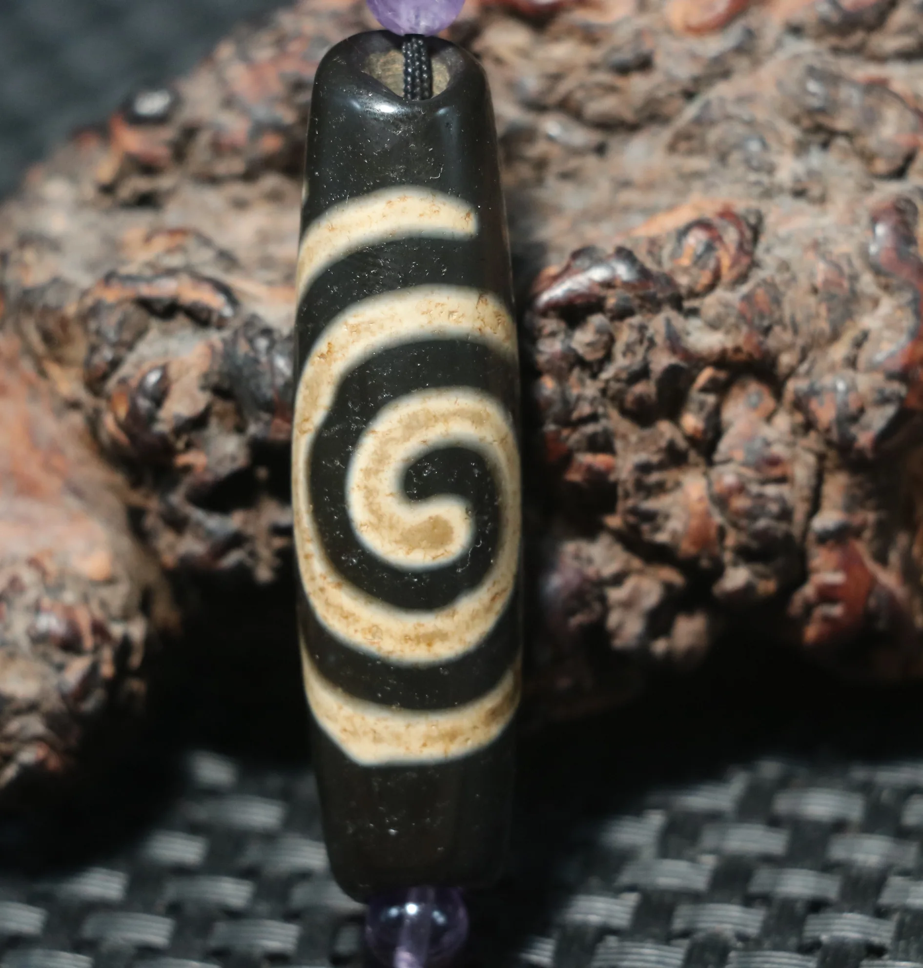 

Magic Energy Tibetan old Agate Deep Black Vertically Fortune Vein Wide Hole dZi Bead Amulet Pendant Aaa Timestown UPD220914A03