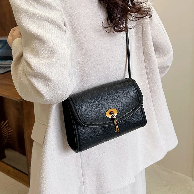 

New Fashionable Women's Commuting Texture Lock 2024 Simple Solid Color Multi Functional Shoulder Crossbody Bag