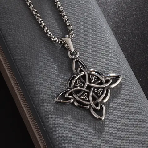 Collana classica con ciondolo nodo trinità con nodo celtico irlandese con nodo da strega Wiccan per uomo donna, regalo di gioielli con amuleto fortunato