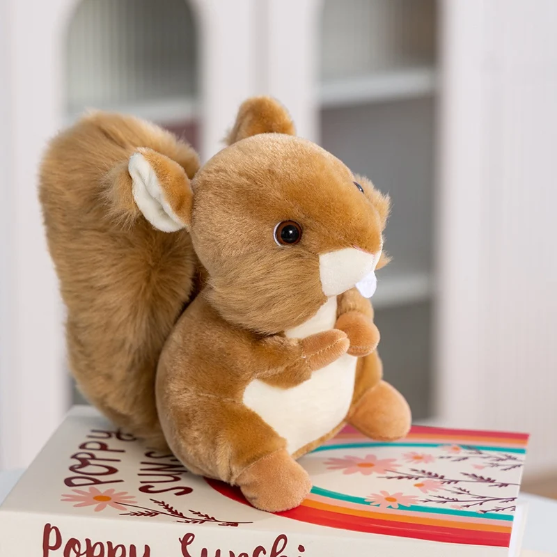 Adorável pelúcia de esquilo, brinquedo de pelúcia de cauda grande e fofa, boneca de esquilo pequeno fofo, presente de aniversário perfeito para crianças