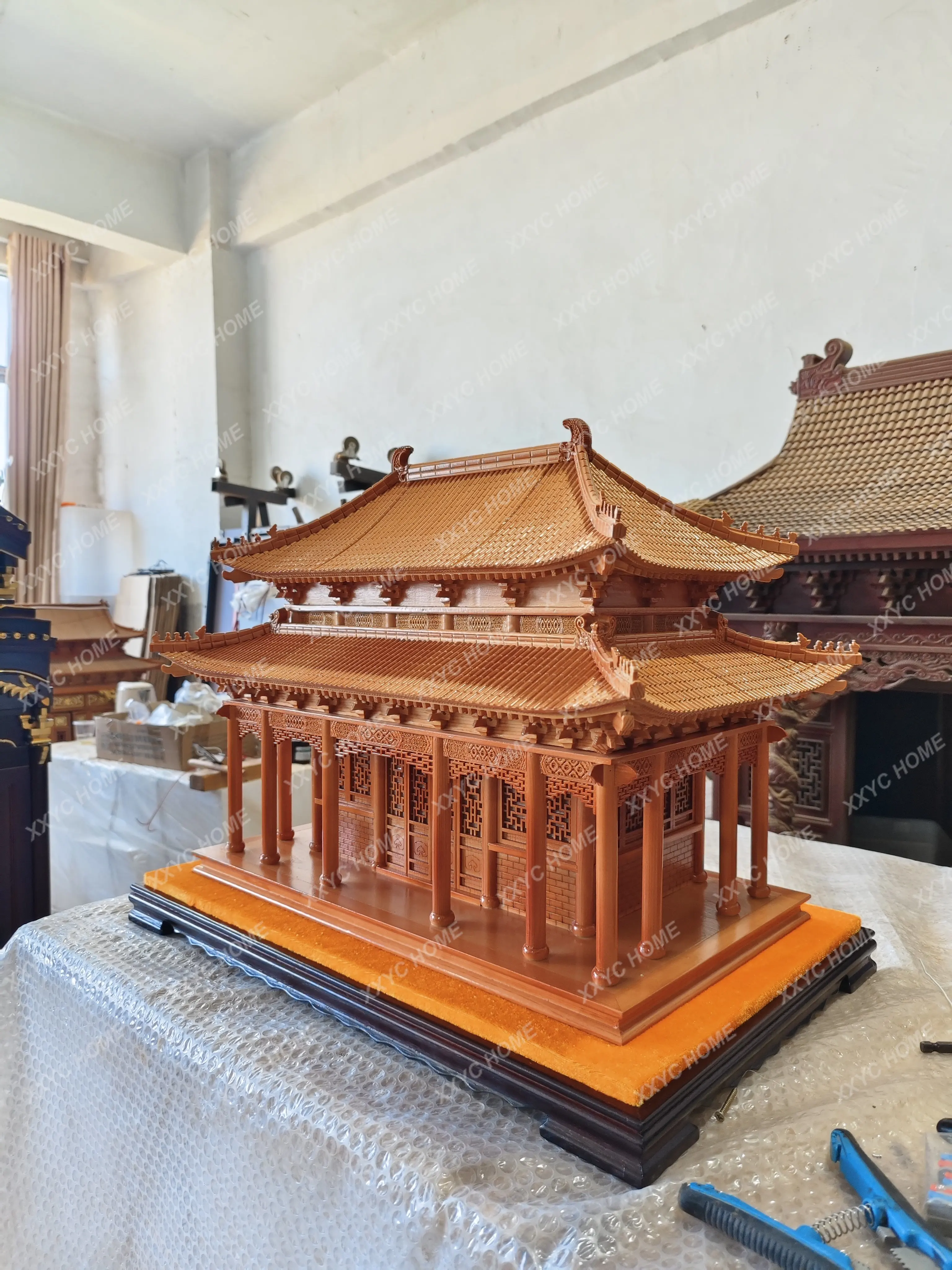 Wood carving solid wood Chinese ornaments handicrafts ancient building model roof can be moved