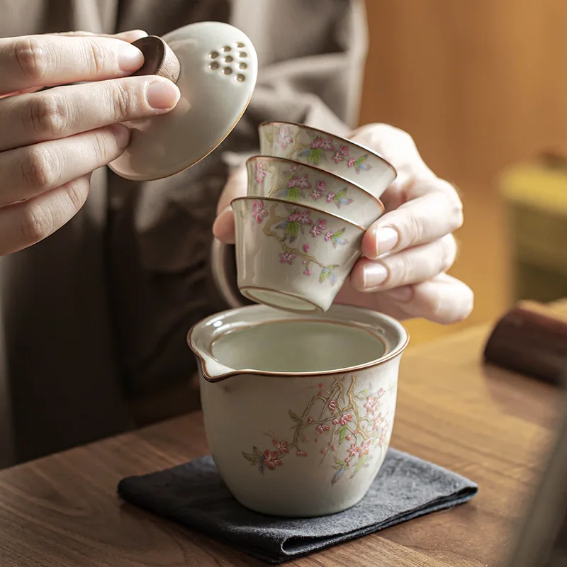 

Beige Ru Kiln Kuaike Cup Peach Welcome Spring Three Cups Square Bag Ceramic Travel Kung Fu Tea Set Portable