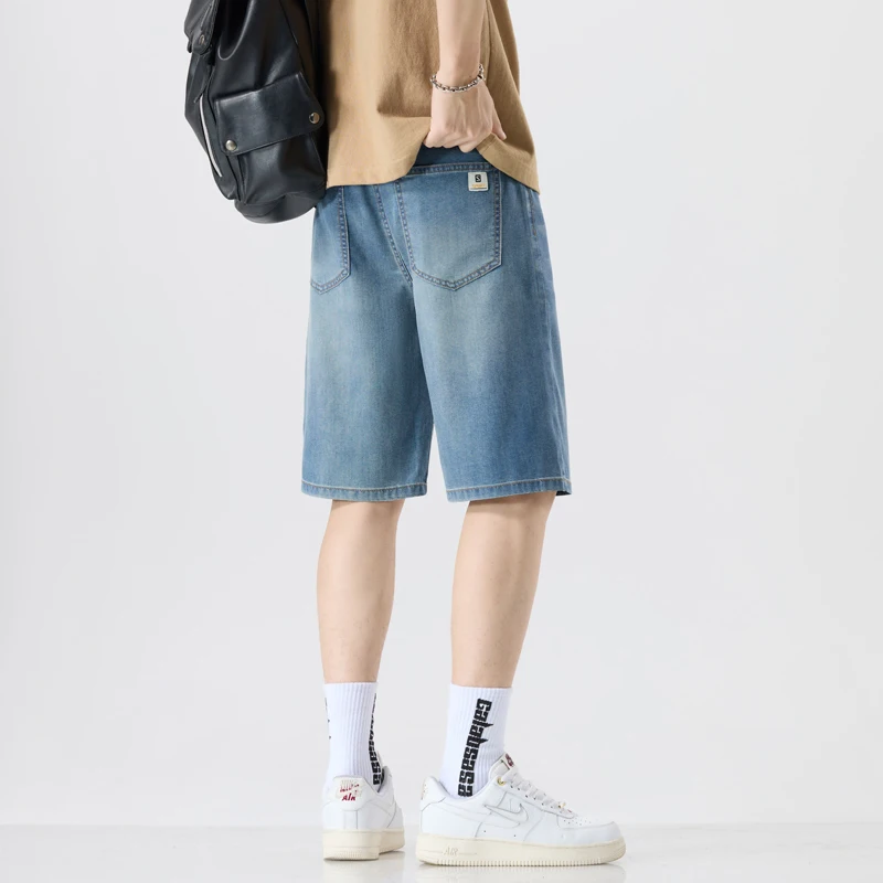 薄いデニムショーツ男性夏の新無地カジュアルストレートジーンズ韓国のファッションシンプルなビーチショートパンツ男性ストリート