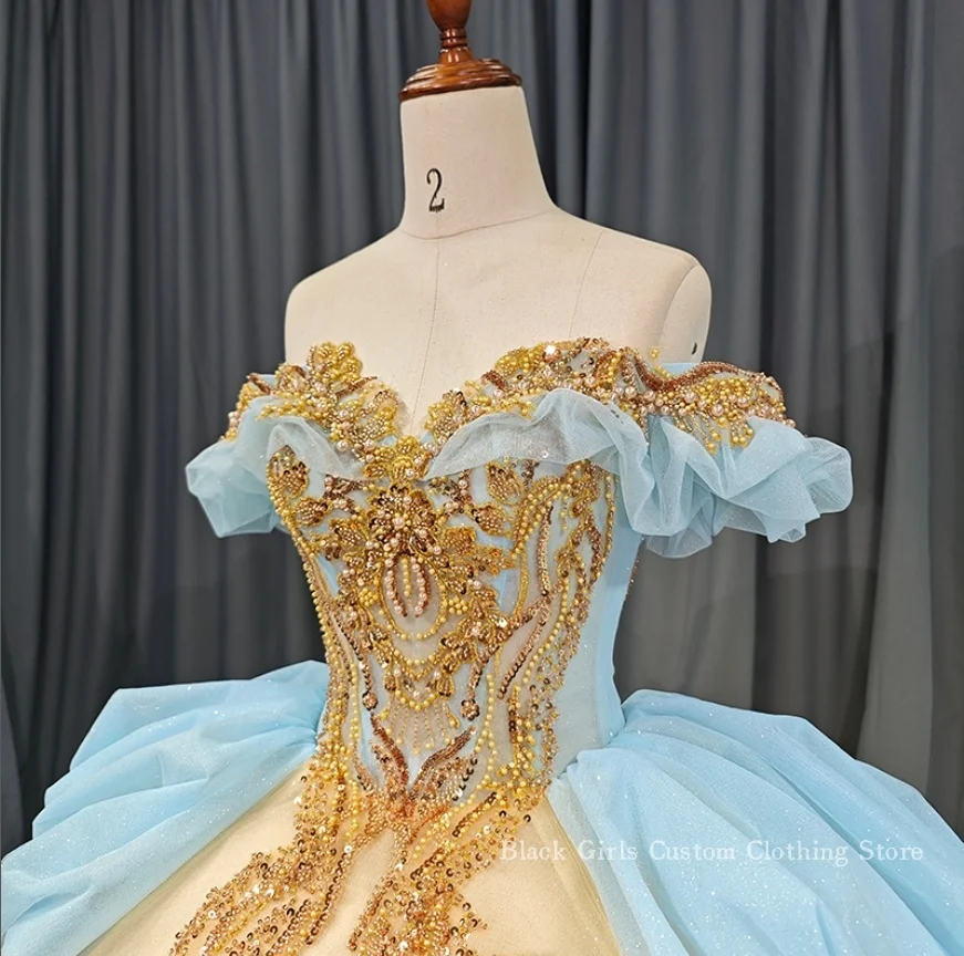 Vestido de baile de quinceañera, traje plisado de encaje con apliques de cristal incrustados, sin tirantes, color azul y amarillo