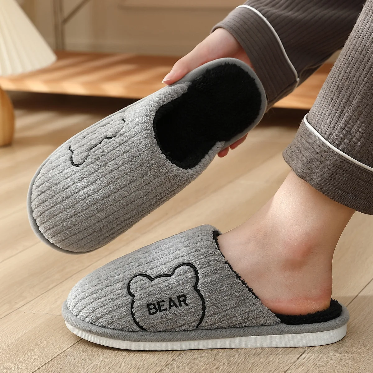 

Home Fuzzy Slipper Women Teddy Bear Winter Warm Fur Plush Non Slip Indoor Lazy Female Thermal House Shoe Flat flip flop Male Men