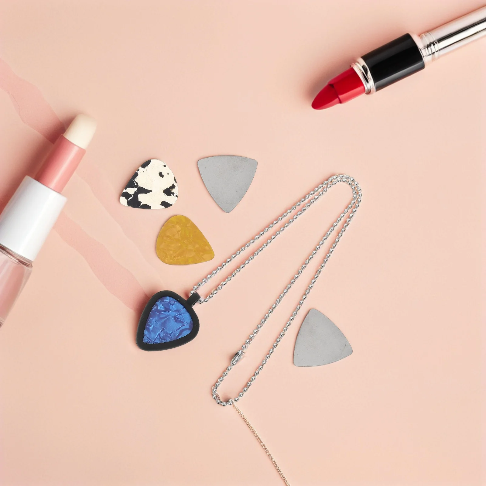 

Guitar Pick Holder Necklace Heart-Shaped Silicone Dual-Sided Scratch-Proof Portable Storage For Acoustic Electric Bass Guitars