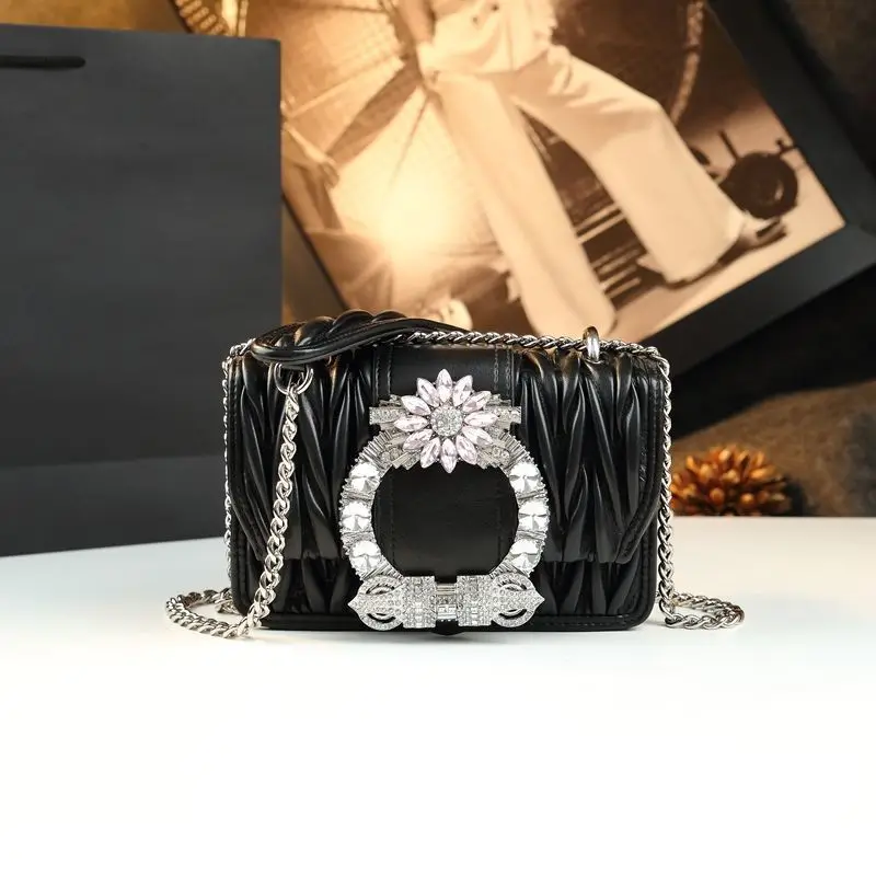 

Стильная дизайнерская парижская сумка-тоут для подгузников, женская кожаная сумка класса люкс, большая вместимость, элегантная сумка через плечо для создания непринужденного образа.