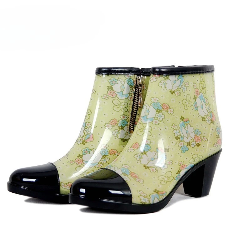 Luxury Women's Rain Boots Designer PVC Outdoor Work Shoes Waterproof Non Slip Rubber Ankle Boots Zip Chunky Heel Shoes for Women