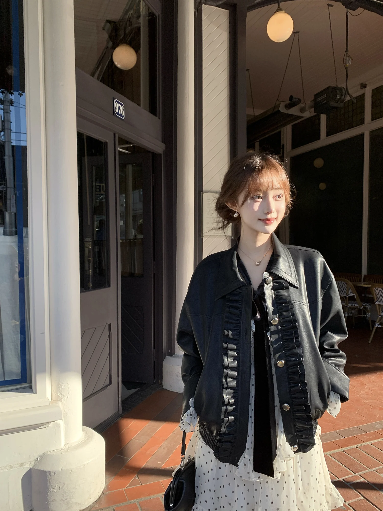 جاكيت جلد نسائي بتصميم عتيق من Pokemeng، تصميم ربيعي عصري بحافة مكشكشة، قطعة علوية متعددة الاستخدامات على الطراز الباريسي.