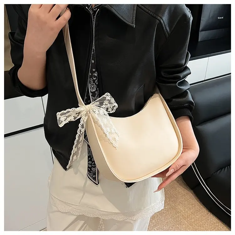

2025 Autumn 265 New Portable Messenger Bag Fashionable Versatile Shoulder Bag Saddle Bag Super Fire Simple Women's Bag