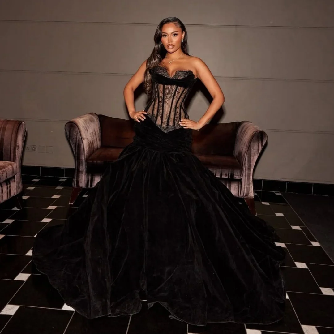 Czarne koronkowe gorsetowe suknie wieczorowe z welurową podszewką w kolorze nude, sukienki ślubne typu trąbka, bez ramiączek, szyte na miarę, eleganckie vestidos.