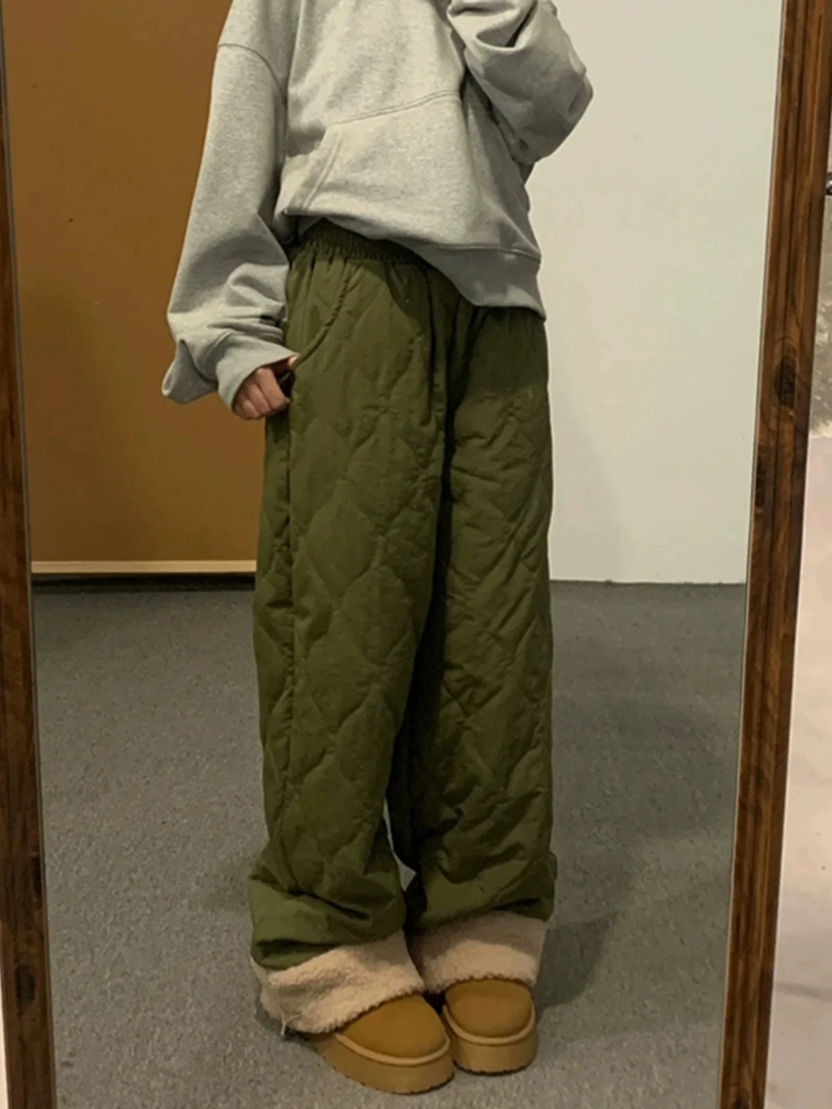 

Men's Winter Thiened Ultra-Lamb Velvet Cotton Pants Wide Leg Pants Warm Youth Faion Straight Leg Pants Casual Long Pants