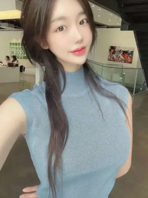 WOMENGAGA doux t-shirts mode haut pour femme coréen 2024 nouvelle corée Sexy mince sans manches haut en tricot pour haut pour femme bleu D7AW