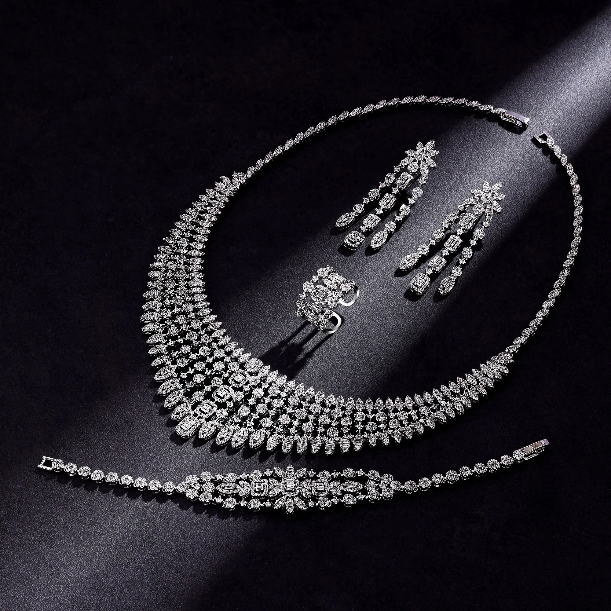 

Новинка 2024, комплект свадебных украшений из 4 предметов в африканском стиле синего цвета, Новый Модный комплект из ожерелья в Дубае, женские аксессуары для свадебной вечеринки