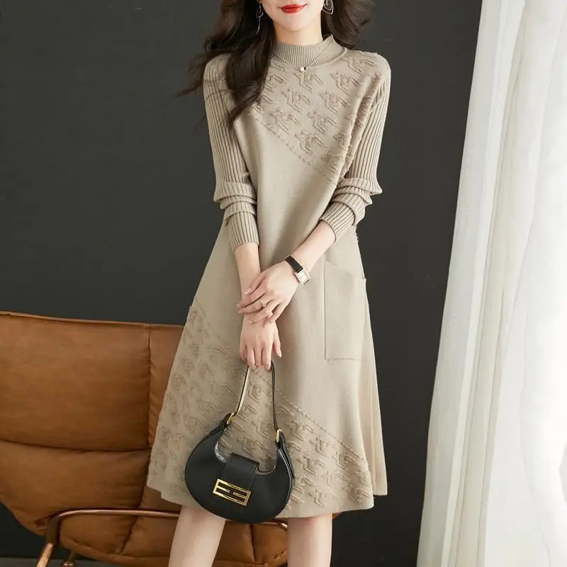 Knitted Dress with Coat for Women's New Style Stylish and Thick Bottom Layer with a Woolen Skirt Underneath