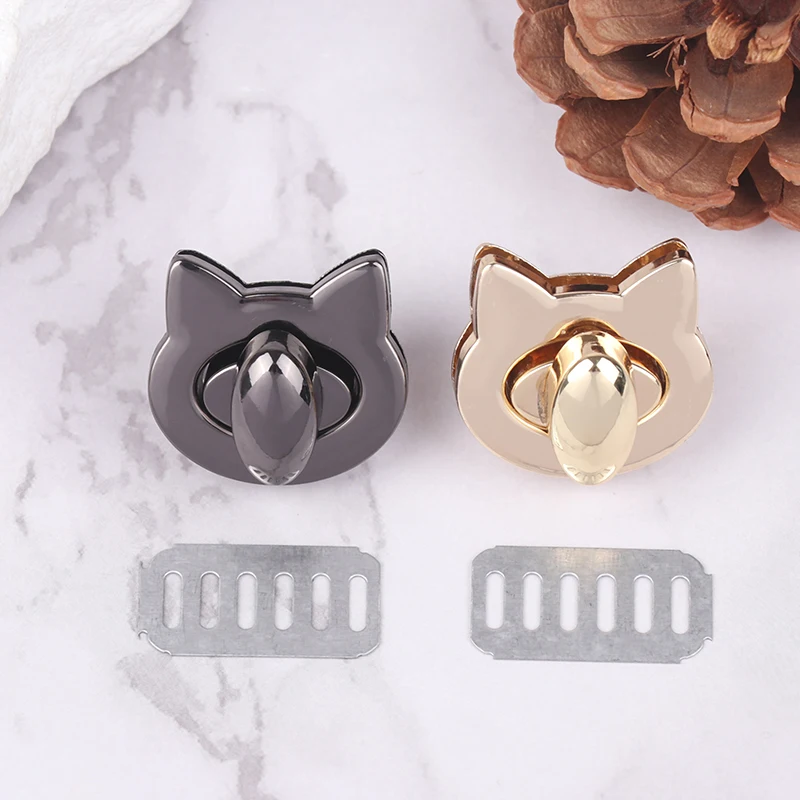 

Милая сумка в форме кошки из цинкового сплава с поворотным замком, застежка с поворотным замком, кожаная женская сумка ручной работы, сумка на плечо, кошелек, фурнитура «сделай сам», 1 комплект