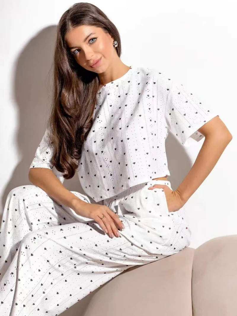 

Открытый комплект для отдыха с принтом сердца, укороченный топ с короткими рукавами и длинные брюки, женская повседневная одежда из дышащей ткани