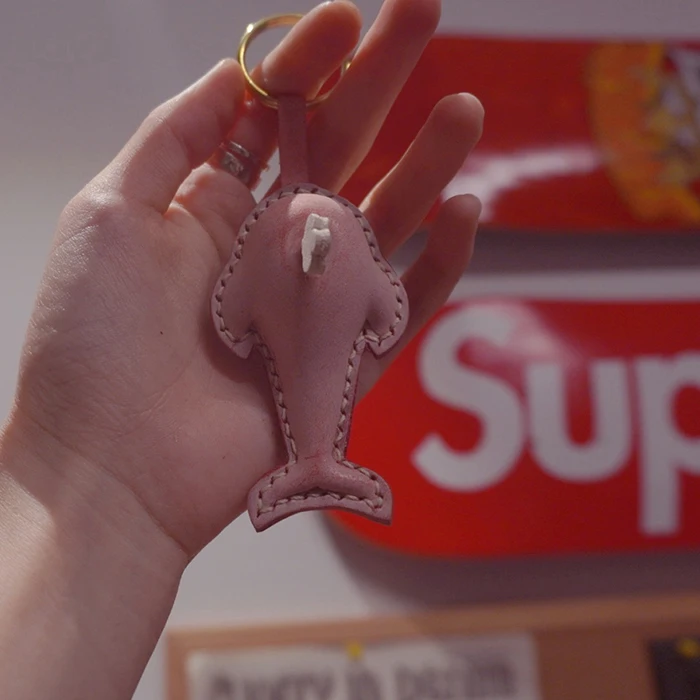 

Three dimensional small whale car key chain leather hand-made leather cowhide fog wax leather gift bag pendant